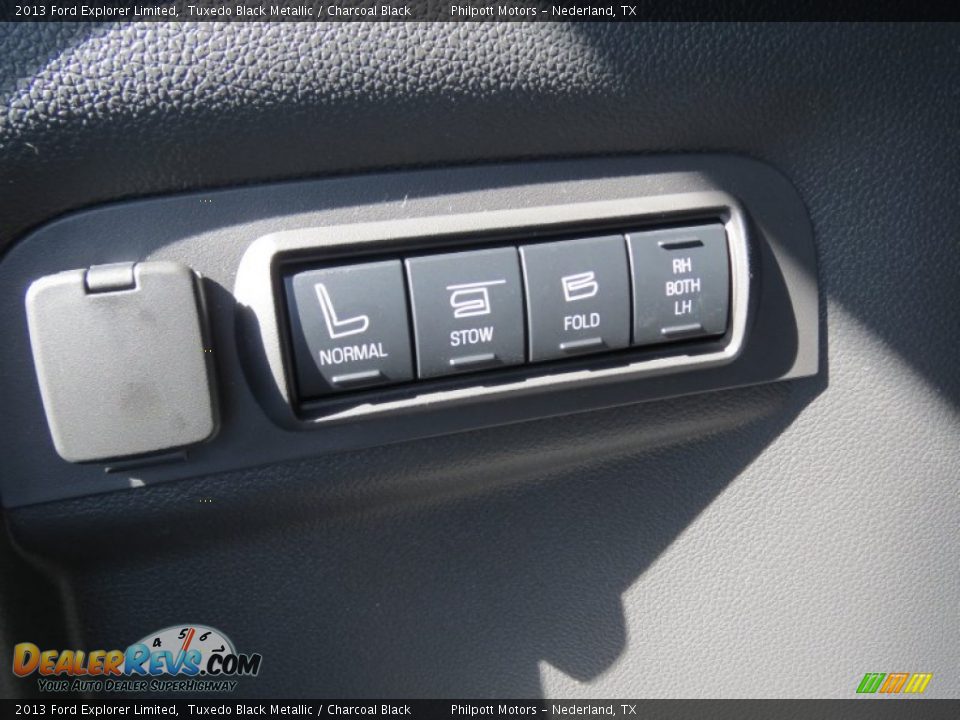 2013 Ford Explorer Limited Tuxedo Black Metallic / Charcoal Black Photo #17