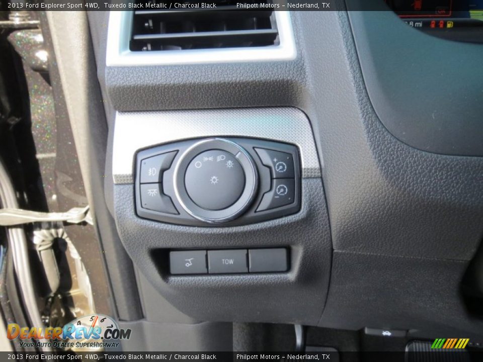 Controls of 2013 Ford Explorer Sport 4WD Photo #31