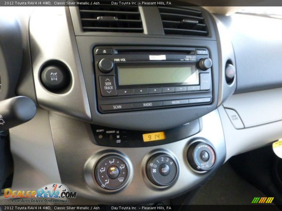 2012 Toyota RAV4 I4 4WD Classic Silver Metallic / Ash Photo #18