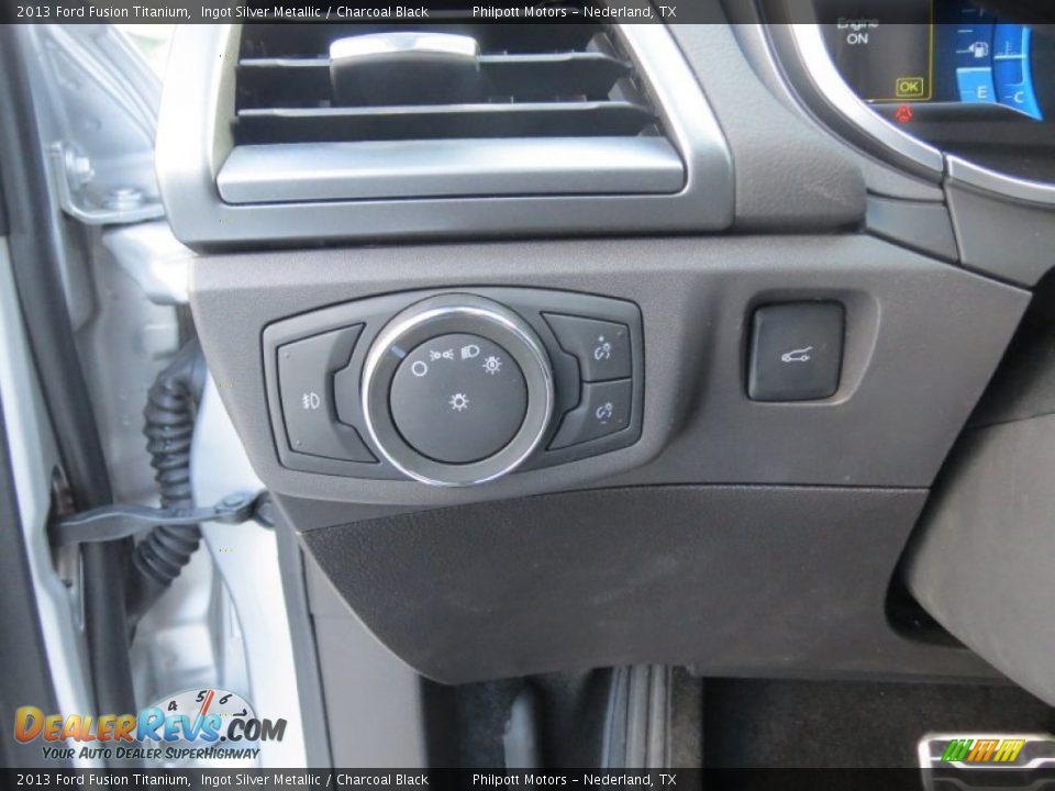 Controls of 2013 Ford Fusion Titanium Photo #32