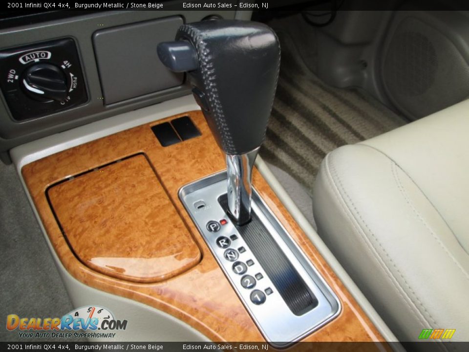 2001 Infiniti QX4 4x4 Shifter Photo #22