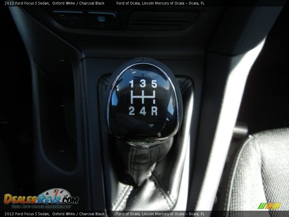 2013 Ford Focus S Sedan Oxford White / Charcoal Black Photo #10