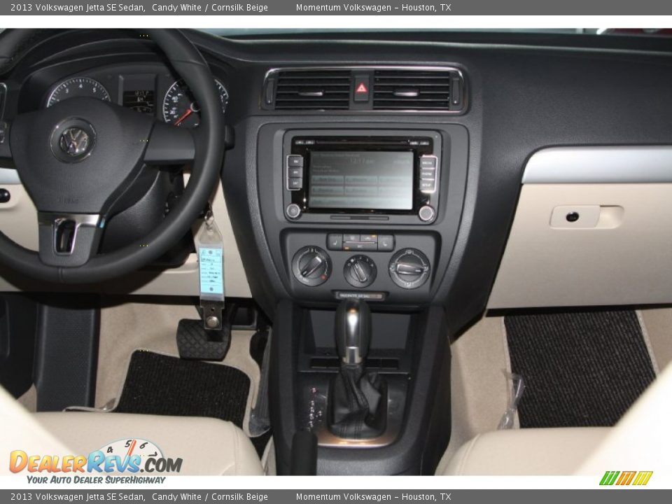 2013 Volkswagen Jetta SE Sedan Candy White / Cornsilk Beige Photo #20