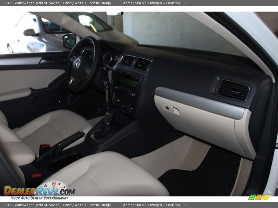 2013 Volkswagen Jetta SE Sedan Candy White / Cornsilk Beige Photo #23