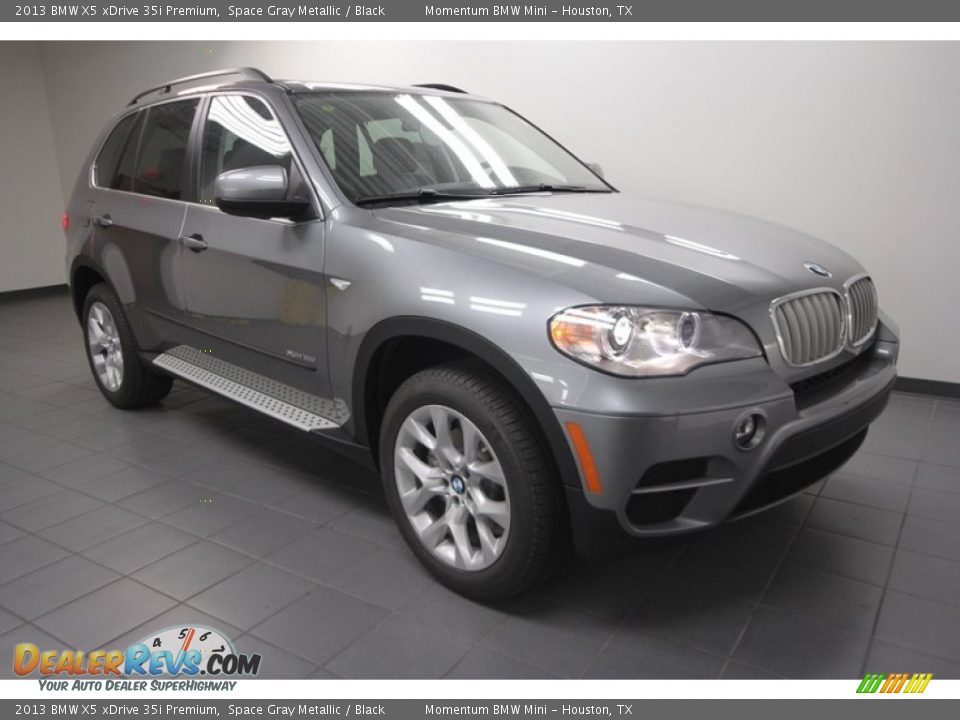 Front 3/4 View of 2013 BMW X5 xDrive 35i Premium Photo #1
