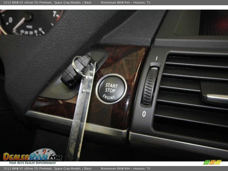 Controls of 2013 BMW X5 xDrive 35i Premium Photo #21