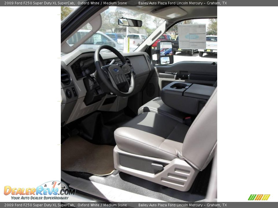 2009 Ford F250 Super Duty XL SuperCab Oxford White / Medium Stone Photo #9