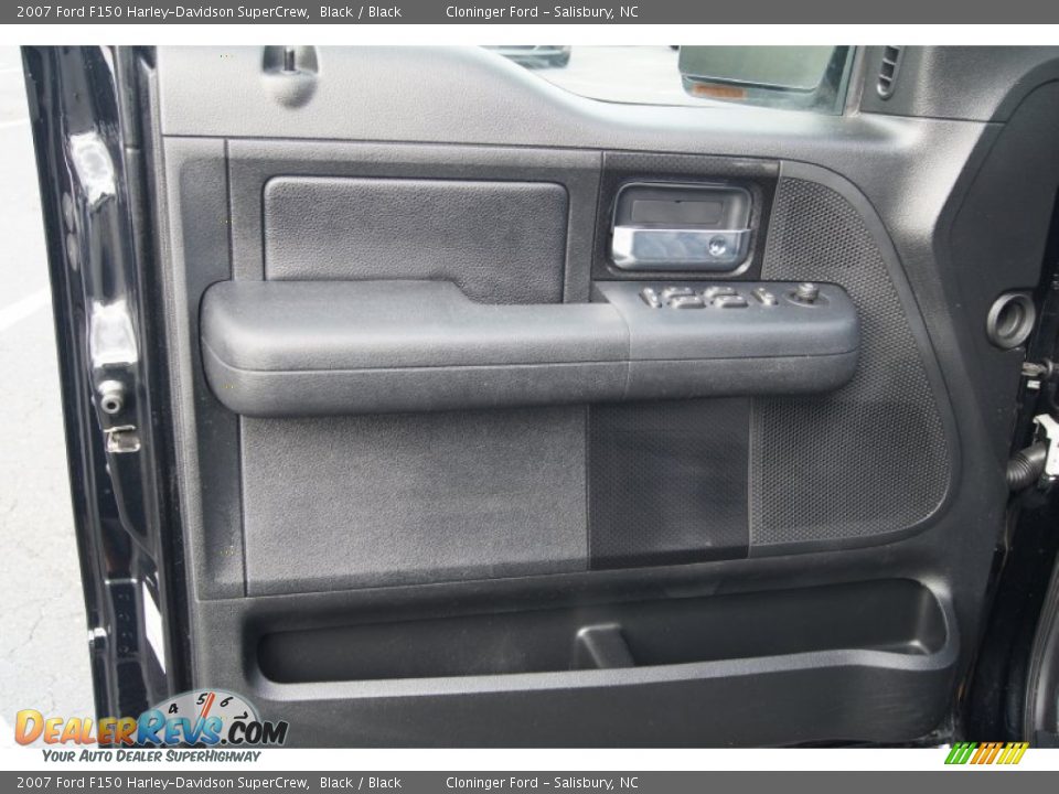 Door Panel of 2007 Ford F150 Harley-Davidson SuperCrew Photo #8