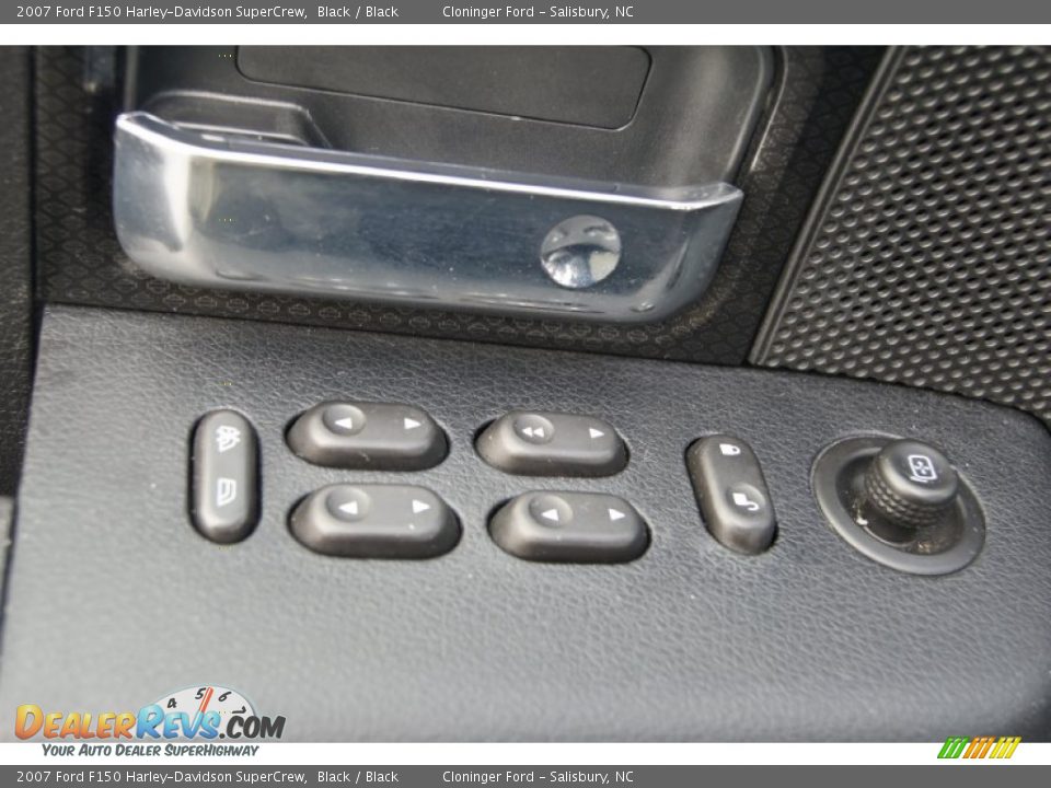 Controls of 2007 Ford F150 Harley-Davidson SuperCrew Photo #9