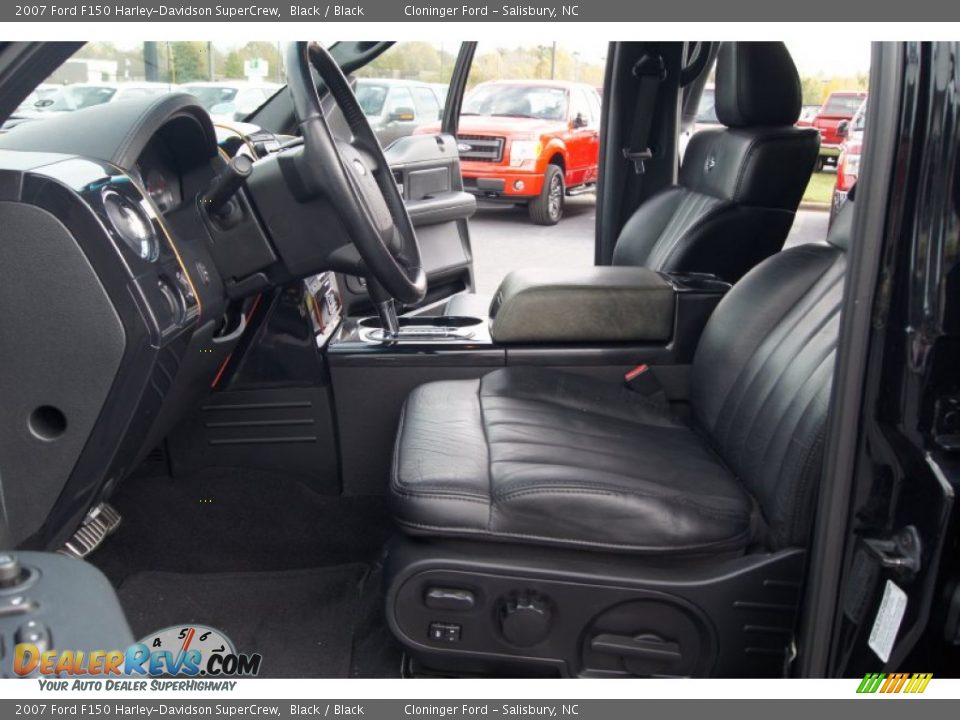 Front Seat of 2007 Ford F150 Harley-Davidson SuperCrew Photo #10