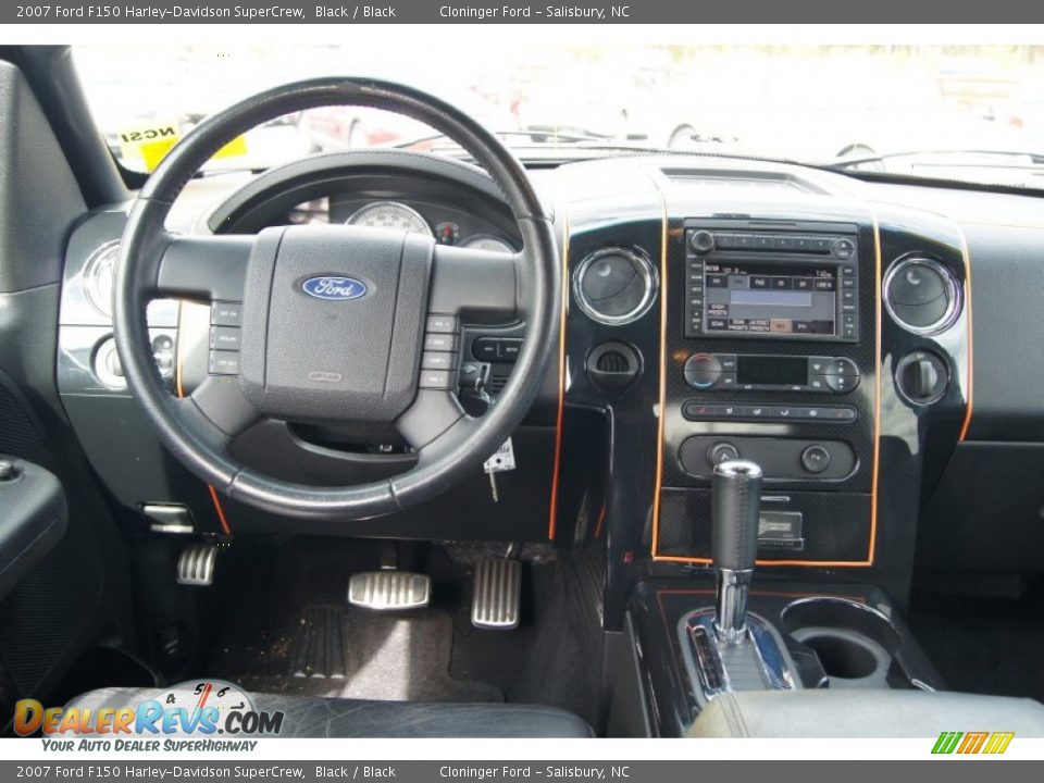 Dashboard of 2007 Ford F150 Harley-Davidson SuperCrew Photo #22