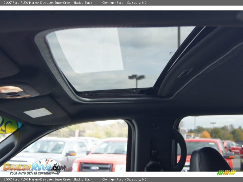Sunroof of 2007 Ford F150 Harley-Davidson SuperCrew Photo #26