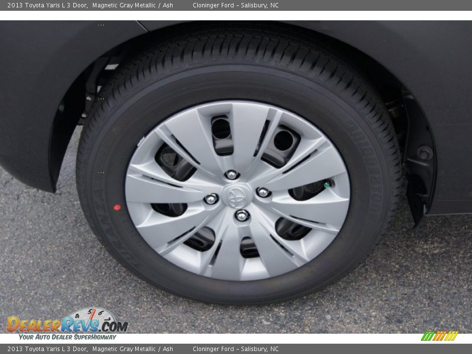 2013 Toyota Yaris L 3 Door Wheel Photo #16