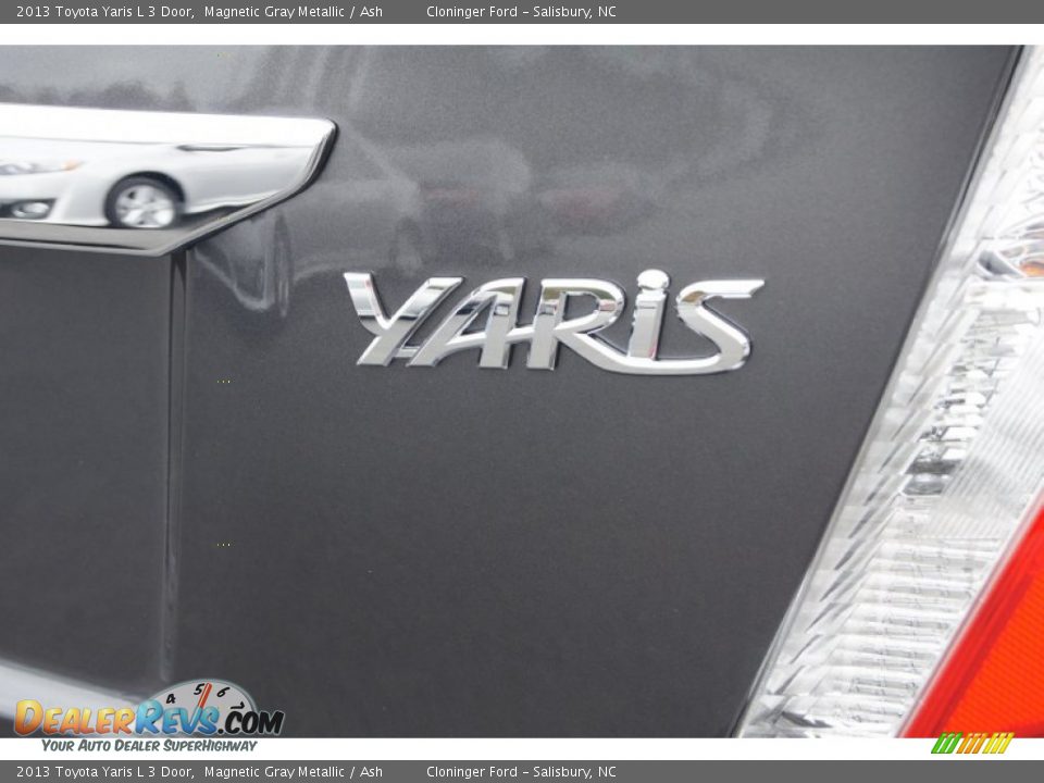 2013 Toyota Yaris L 3 Door Magnetic Gray Metallic / Ash Photo #17