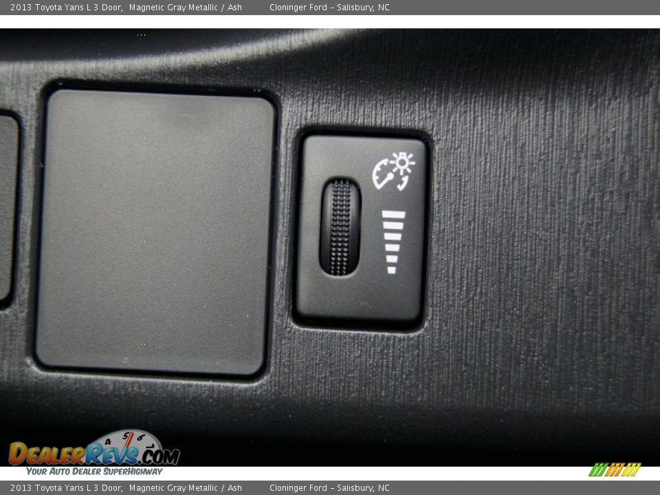 2013 Toyota Yaris L 3 Door Magnetic Gray Metallic / Ash Photo #19