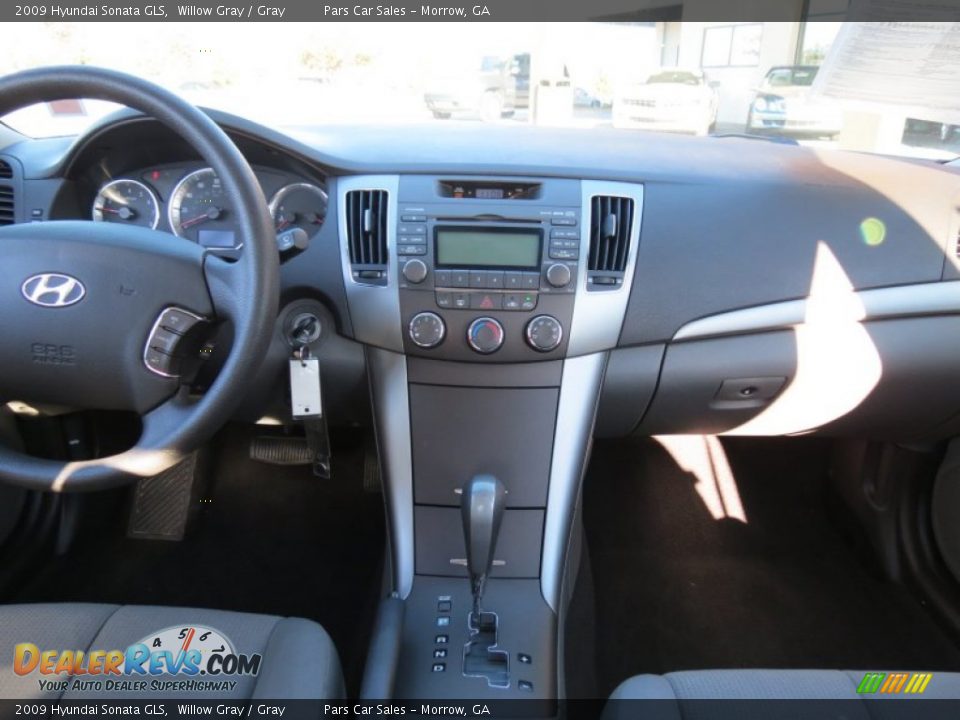 Controls of 2009 Hyundai Sonata GLS Photo #11