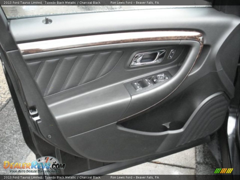 2013 Ford Taurus Limited Tuxedo Black Metallic / Charcoal Black Photo #12