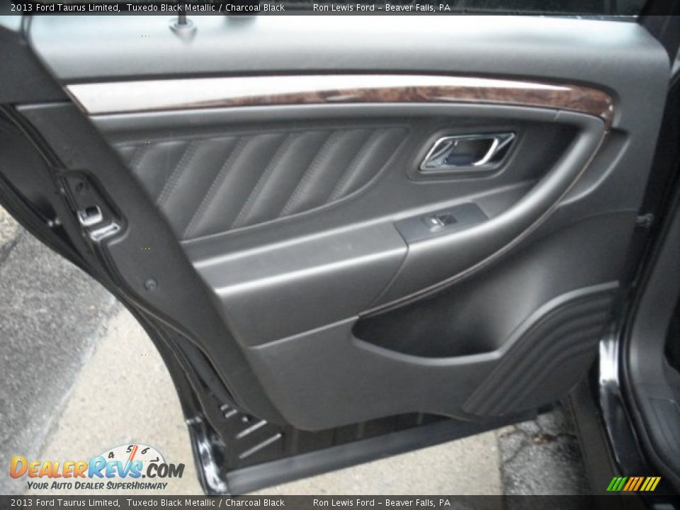 2013 Ford Taurus Limited Tuxedo Black Metallic / Charcoal Black Photo #14