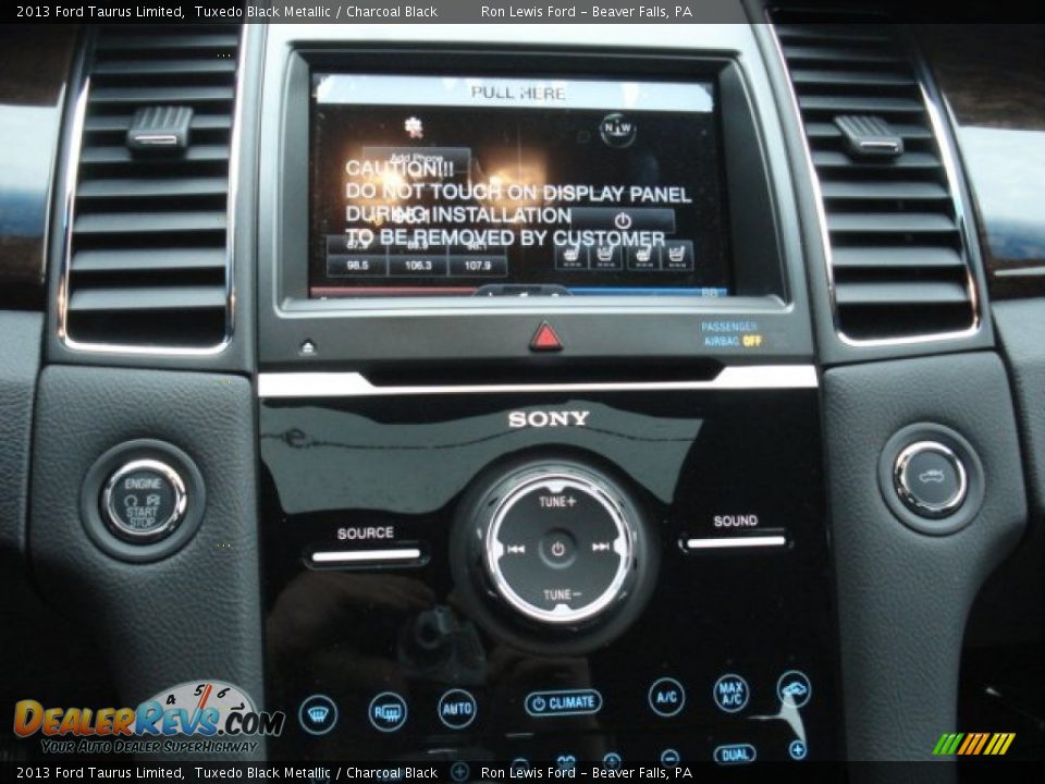 2013 Ford Taurus Limited Tuxedo Black Metallic / Charcoal Black Photo #17