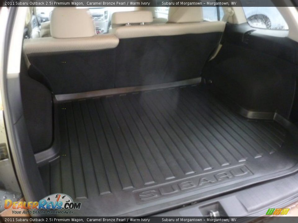 2011 Subaru Outback 2.5i Premium Wagon Caramel Bronze Pearl / Warm Ivory Photo #14