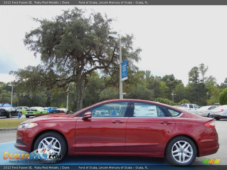 2013 Ford Fusion SE Ruby Red Metallic / Dune Photo #2