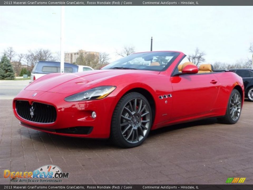 Front 3/4 View of 2013 Maserati GranTurismo Convertible GranCabrio Photo #2