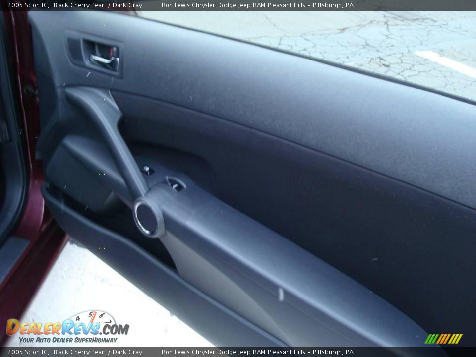 2005 Scion tC Black Cherry Pearl / Dark Gray Photo #14