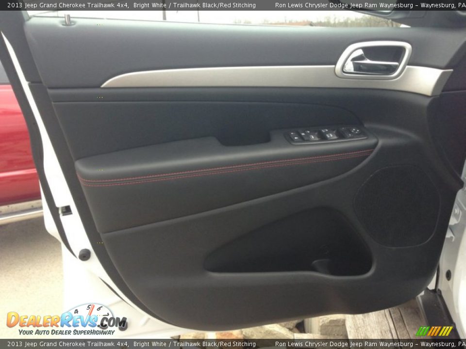 Door Panel of 2013 Jeep Grand Cherokee Trailhawk 4x4 Photo #13