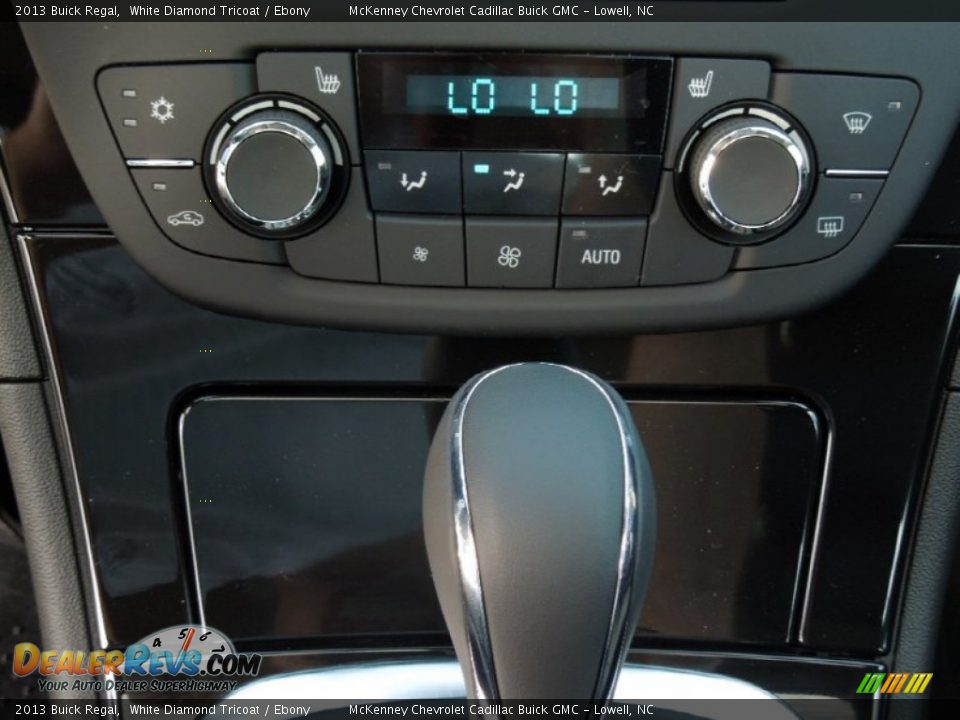 2013 Buick Regal White Diamond Tricoat / Ebony Photo #13