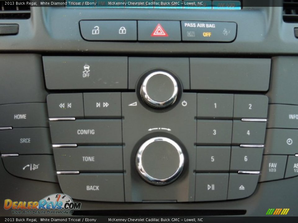 Controls of 2013 Buick Regal  Photo #14
