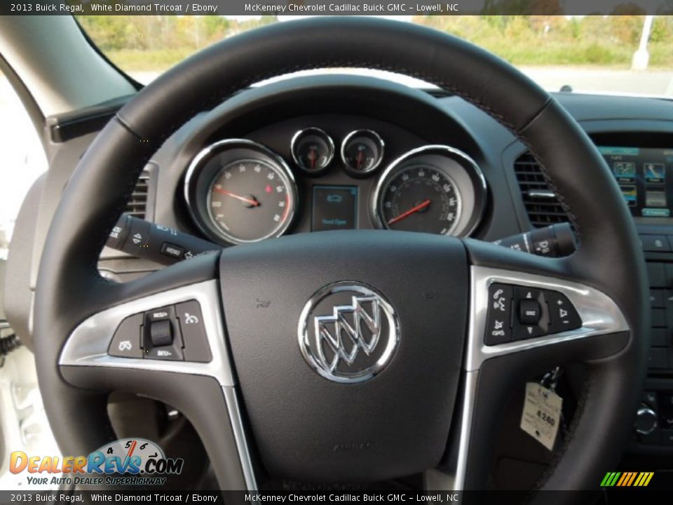 2013 Buick Regal White Diamond Tricoat / Ebony Photo #16