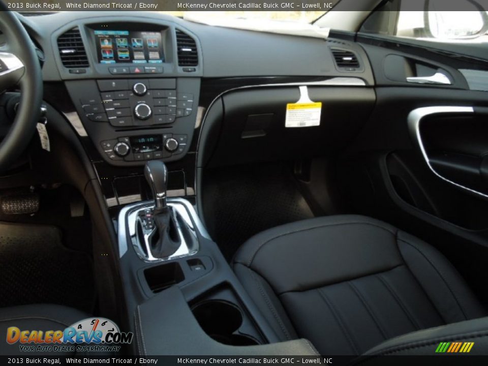 2013 Buick Regal White Diamond Tricoat / Ebony Photo #20