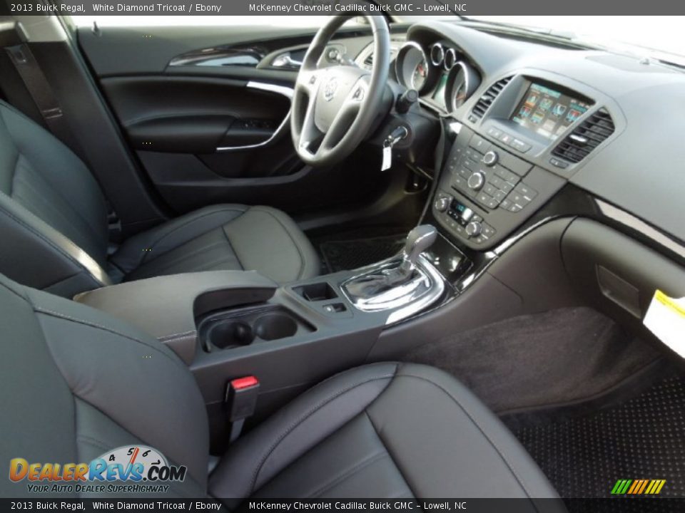 2013 Buick Regal White Diamond Tricoat / Ebony Photo #24