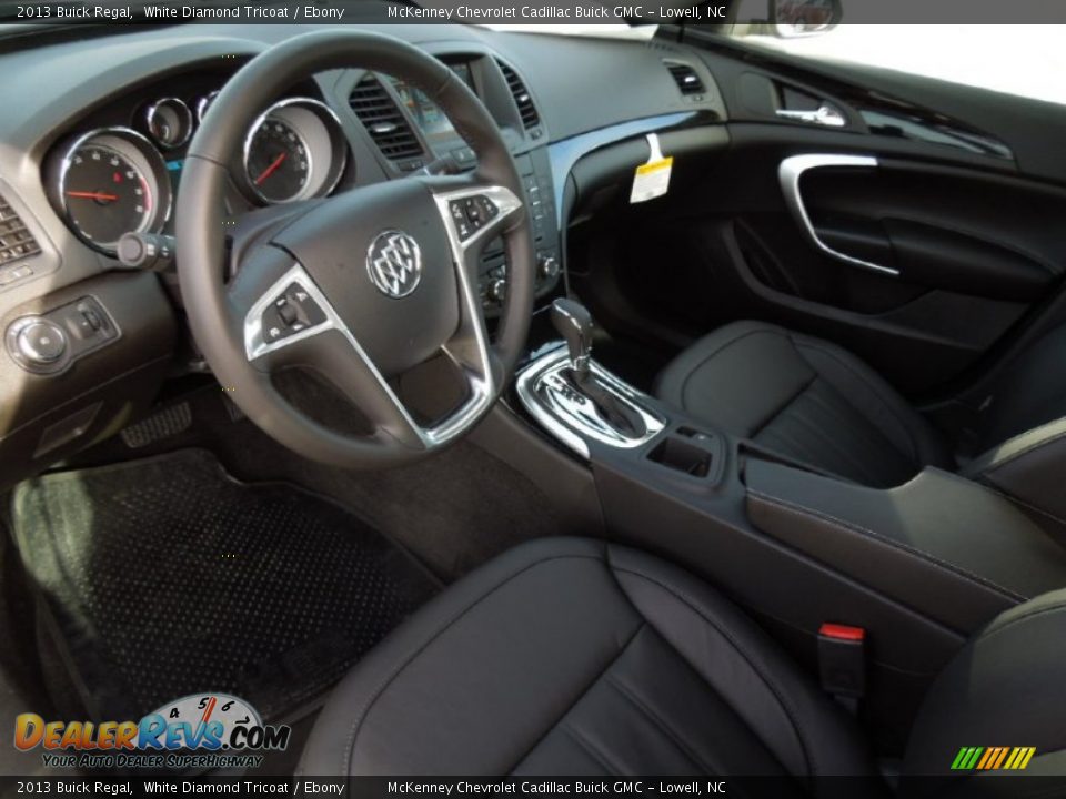 Ebony Interior - 2013 Buick Regal  Photo #28