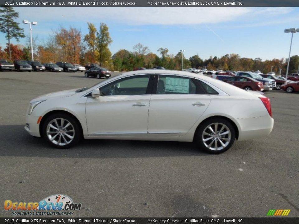 2013 Cadillac XTS Premium FWD White Diamond Tricoat / Shale/Cocoa Photo #3