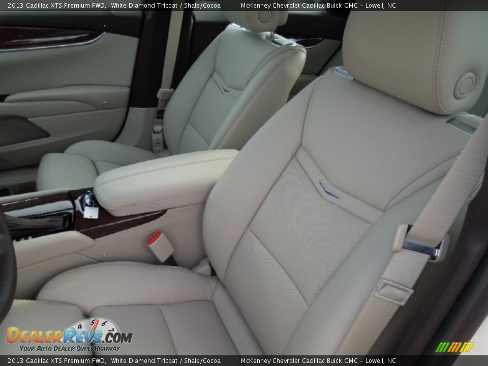 2013 Cadillac XTS Premium FWD White Diamond Tricoat / Shale/Cocoa Photo #9