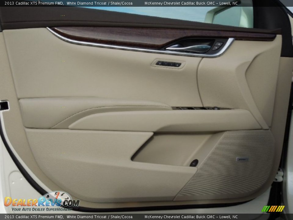 2013 Cadillac XTS Premium FWD White Diamond Tricoat / Shale/Cocoa Photo #11