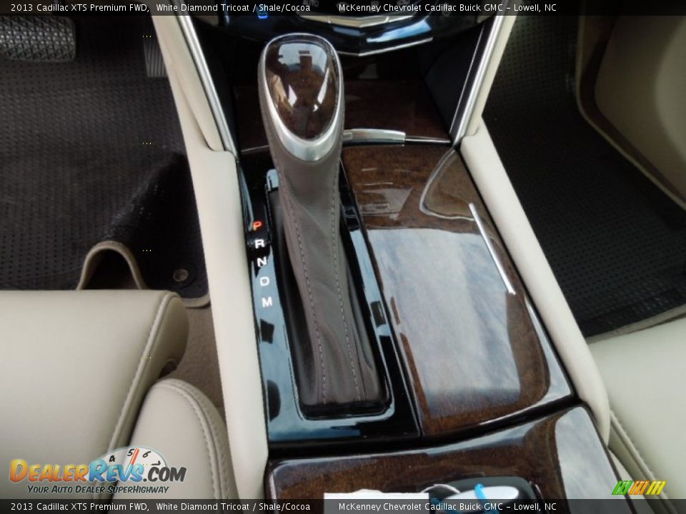 2013 Cadillac XTS Premium FWD White Diamond Tricoat / Shale/Cocoa Photo #14