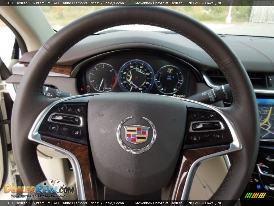 2013 Cadillac XTS Premium FWD White Diamond Tricoat / Shale/Cocoa Photo #20