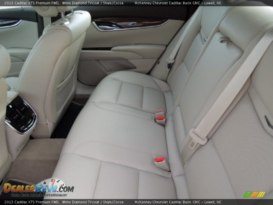 2013 Cadillac XTS Premium FWD White Diamond Tricoat / Shale/Cocoa Photo #21