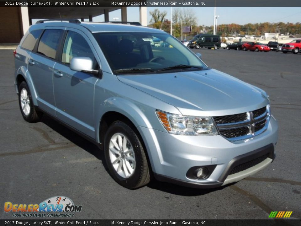 Front 3/4 View of 2013 Dodge Journey SXT Photo #1
