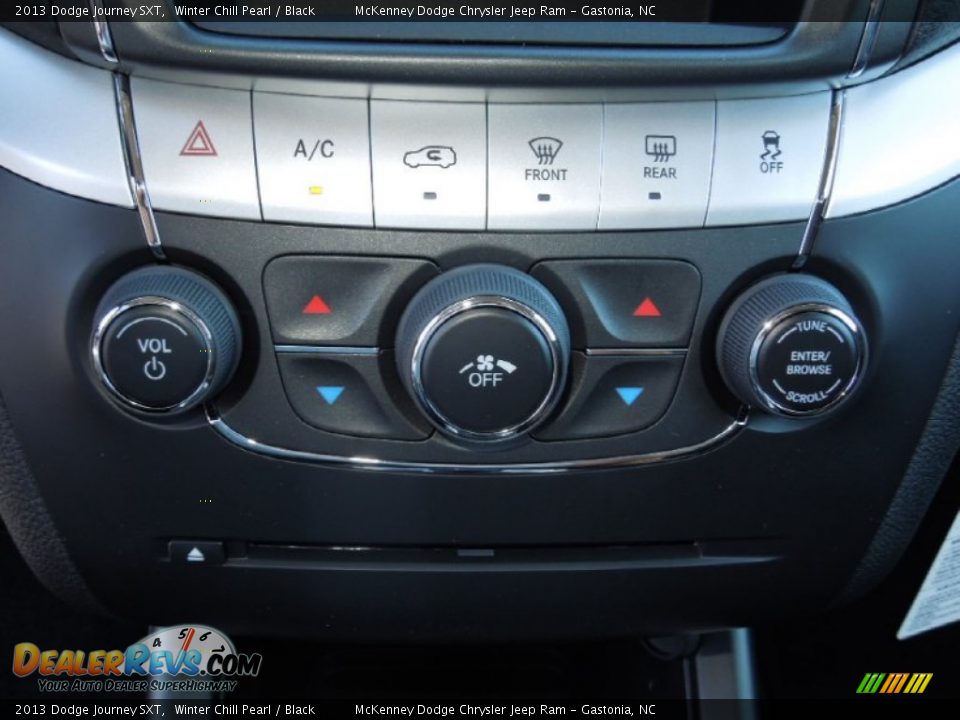 Controls of 2013 Dodge Journey SXT Photo #12