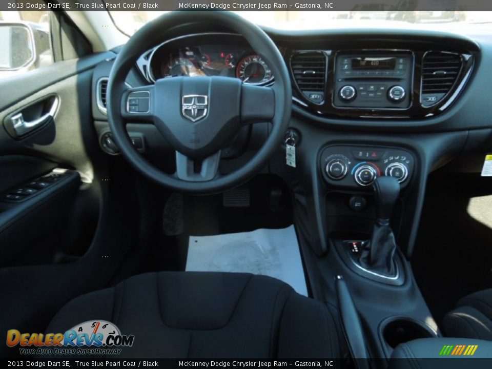 2013 Dodge Dart SE True Blue Pearl Coat / Black Photo #18