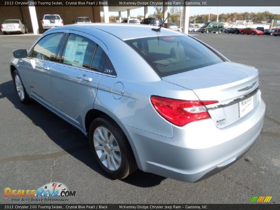 2013 Chrysler 200 Touring Sedan Crystal Blue Pearl / Black Photo #4