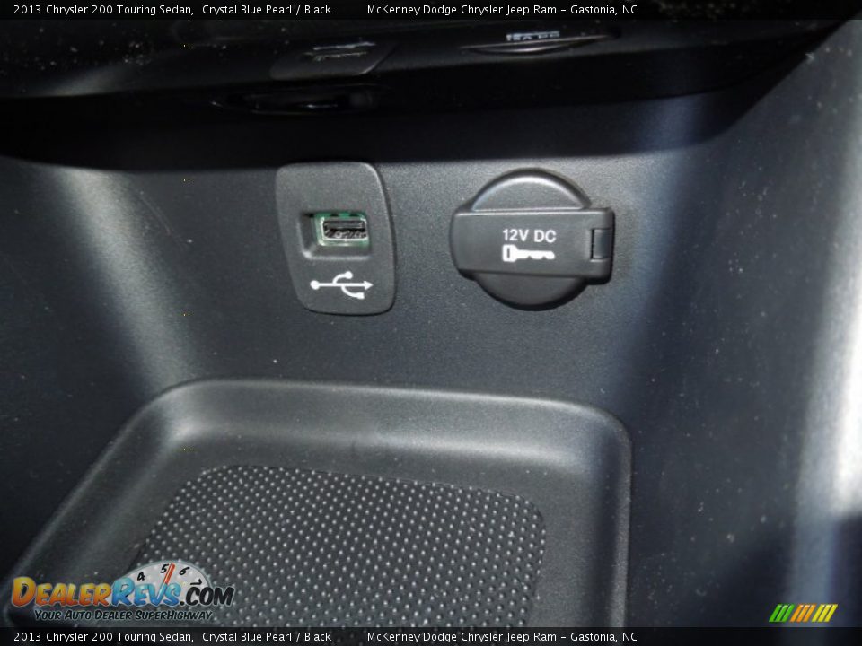 2013 Chrysler 200 Touring Sedan Crystal Blue Pearl / Black Photo #13