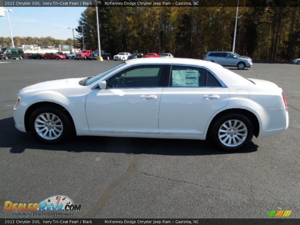 2013 Chrysler 300 Ivory Tri-Coat Pearl / Black Photo #3