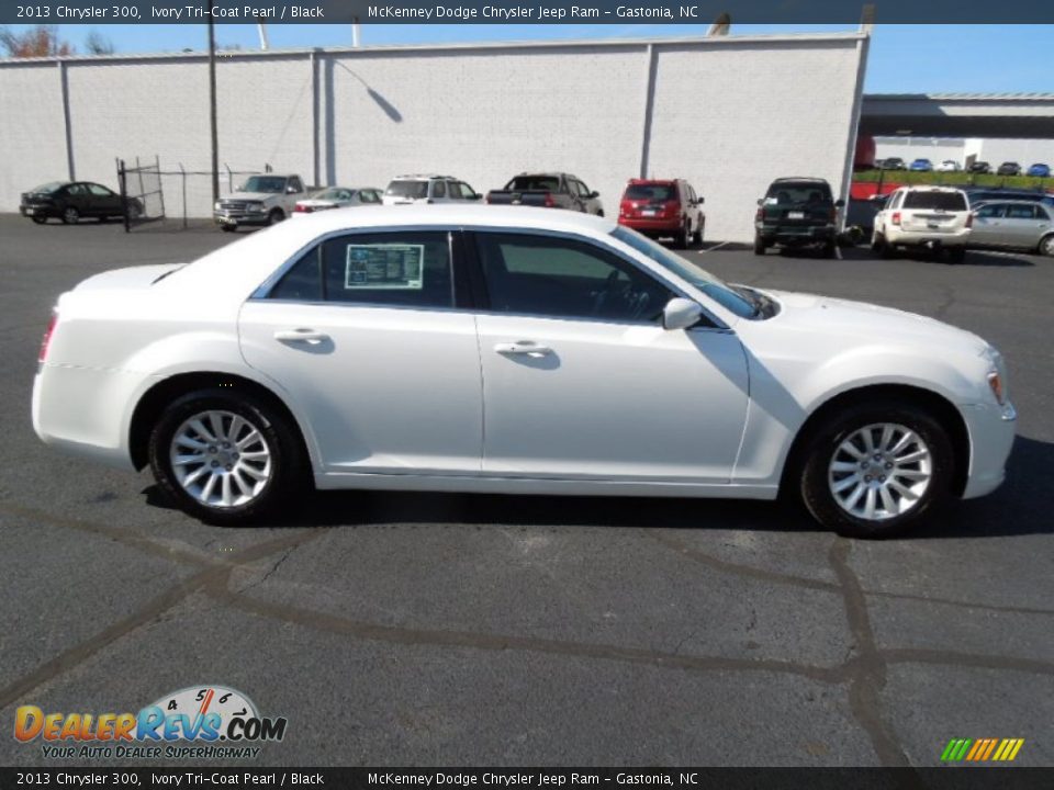 2013 Chrysler 300 Ivory Tri-Coat Pearl / Black Photo #6