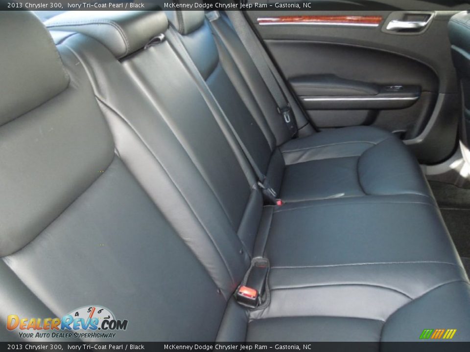 2013 Chrysler 300 Ivory Tri-Coat Pearl / Black Photo #22