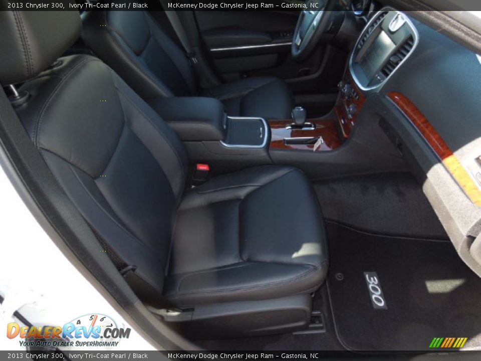 2013 Chrysler 300 Ivory Tri-Coat Pearl / Black Photo #23