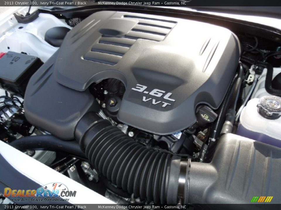 2013 Chrysler 300 Ivory Tri-Coat Pearl / Black Photo #27